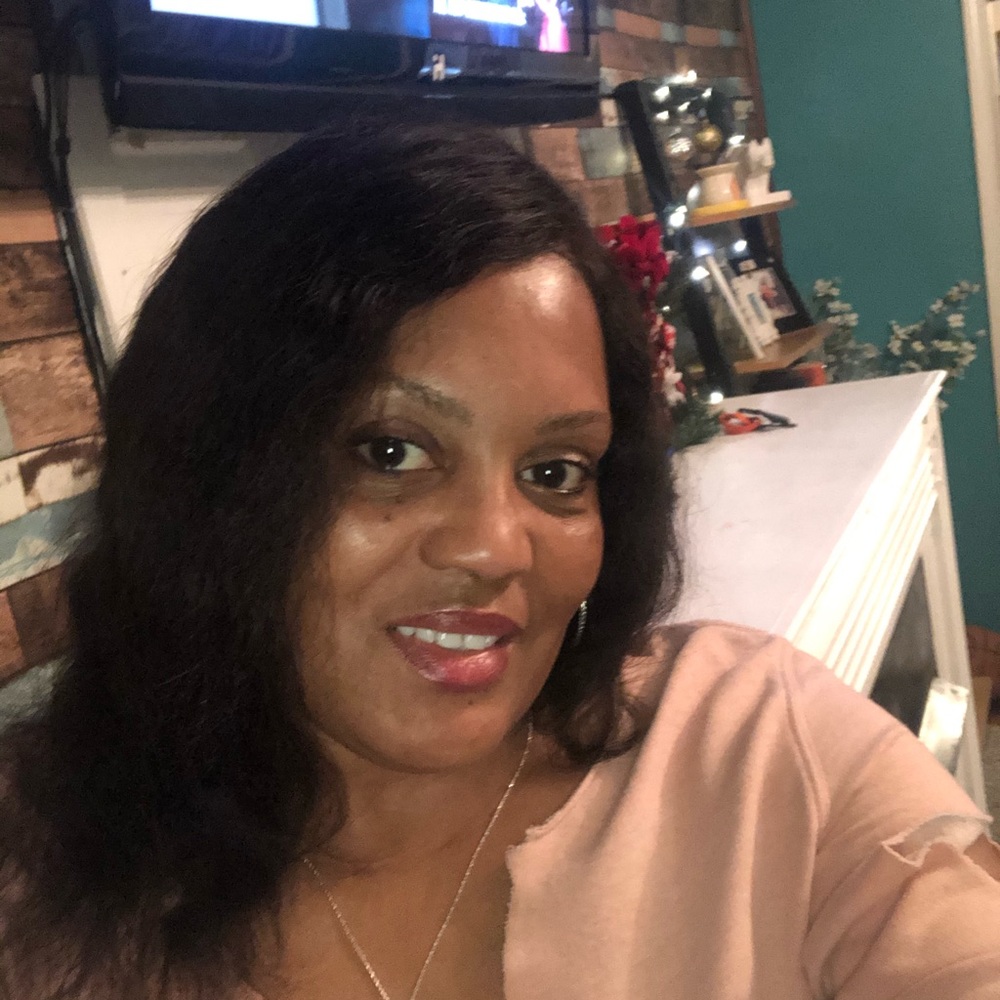 Meet your Posher, Angela